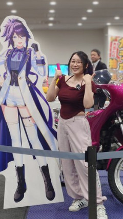 【画像】人気配信者のksonさん、配信時と無加工写真で顔が違い過ぎる