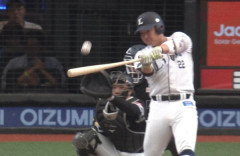 強打者古賀、今季1号の3ランホームラン！