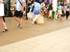 イオンモールの通路で風船片手にウォーターサーバーの契約もちかけてくるお兄さんいるでしょ