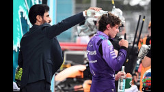 【動画】F1マイアミGPで優勝したアントネッリにFIA会長がペットボトルの水をかけて話題に