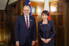 高市首相、韓国・ベトナムに続いて対オーストラリアでも「音楽外交」　「特徴的すぎる」署名は波紋