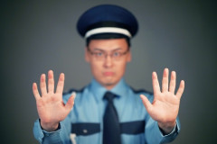警備員俺「あっ、すみません社員証ない方の入館はご遠慮願います」部長「え？いや俺やん俺俺」⇒結果ｗｗ
