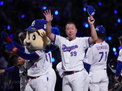 中日井上監督、ホームラン2本の土田龍空に「バントできないと信頼できない」