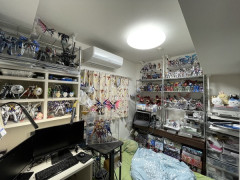 【部屋画像】GWで挨拶に来た親戚の家のガキがワイの部屋見て鼻で笑ったんやが