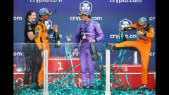 マクラーレンのピアストリ、F1マイアミGPの表彰台で“アスリートにあるまじき動き”を見せたと話題に
