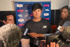 記者「ねえ大谷、村上の活躍どう思う？村上」　大谷「お、おう」