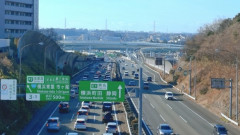 渋滞中の高速道路で少しでも流れの良い車線に車線変更を繰り返すヤツｗｗｗｗｗｗｗｗｗｗｗｗ