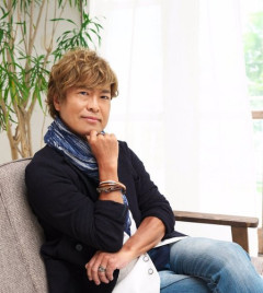 【悲報】アムロ声優・古谷徹さん、憲法記念日に日本国憲法を朗読してしまう