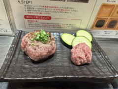 ハンバーグ店「花より、ハンバーグ。」で食中毒が発生、横浜市が営業禁止処分に