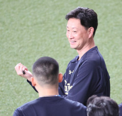 【オリックス】吉田「監督、クワガタいます！」椋木「監督めっちゃ嬉しそう」入山「ムシキングで見たやつだ！」【ニジイロクワガタ】