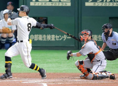 【悲報】佐藤輝明、フォロースルーで巨人大城を殴っていた事実が判明ｗｗｗｗｗｗ