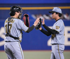 阪神　伏見寅威(35) 打率.100 OPS.296 年俸1億円 ←この人に対する感想