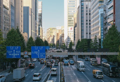 渋滞中の高速道路で少しでも流れの良い車線に車線変更を繰り返すヤツｗｗｗｗｗｗｗｗｗｗｗｗ