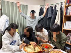 【画像】X民「デカいピザがあるとやりたくなること(ﾊﾟｼｬｯ」→衝撃の事実にネットがざわつくｗｗｗｗ