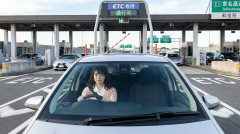【なにこれ？】ワイ「料金所か…20km以下に減速っと…」後ろの車「うわっ！なんでこいついきなり減速してんだ！？」