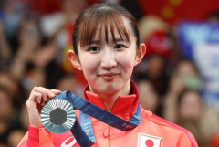 【悲報】早田ひなさん、62歳のおばあちゃんにストレート勝ちして「制した！」と報じられてしまう