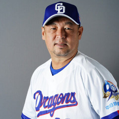 三冠王松中さんてなんで中日のコーチなんかやってんの？？？