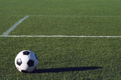 【悲報】公園で知らない子とサッカーしてあげたパパさん、ママ友に「○○したらどうするの？？」と激詰めされてしまう・・・もう何もかもがリスクの時代なのか・・・