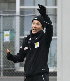浦和レッズ 田中達也 暫定監督　就任から3連続完封で3連勝！