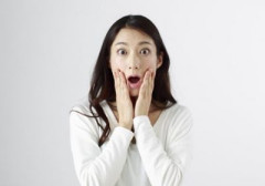【衝撃】生放送で美女のオッパイが落下する放送事故【→】
