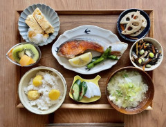 【悲報】外国人さん「日本人の食生活は健康的」←甘い物も酒もタバコもやってる模様ｗｗｗｗｗｗｗｗｗｗ