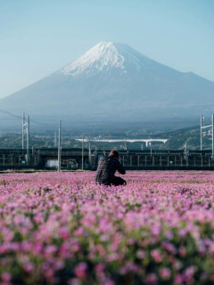 中国人が富士山で中国国旗を振る→それを見た米国人が近づいて日の丸を振る→中国人すごすごと逃げる