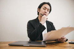 企業「未経験者いらない！経験者のみ！でも未経験者育てない」