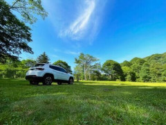 【衝撃】空き地に停めてある『車の中』を覗いた結果・・・・・・・