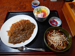 【画像】そば屋のカツカレー定食(800円)