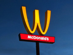 【悲報】芸人マックさん、17人との浮気&不倫を認めてしまう