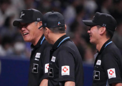 【画像】プロ野球の審判団さん、バット直撃で意識不明の川上審判員のためにとんでもない行動に出る・・・・・・・・・