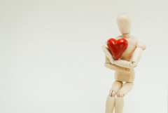 人間って生まれつき愛を持ってる訳じゃなくて『親から愛情をもらって初めて愛を持つ』ってマジ？