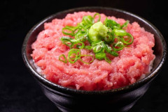 ネギトロと言うけれどネギは入ってないしトロってマグロだけの事ではないらしいな