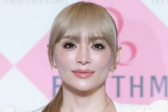 【悲報】浜崎あゆみさんインスタ更新→高級バッグがチラ写りして炎上