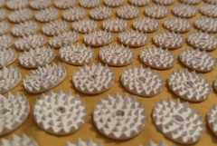 【衝撃】母親「シャクティマット使ったら腰が15分で完全リセットされた。これ必須アイテムだろ」