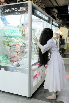 【悲報】貞子さん、産みの親・鈴木光司さんの死を悼んでしまう