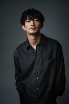 【悲報】津田健次郎さん「焼きそばに白いご飯、お好み焼きに白いご飯もいける。僕は平気ですね」