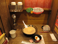 俺の中のラーメン店ランキング1位が一蘭なんだが、異端か？