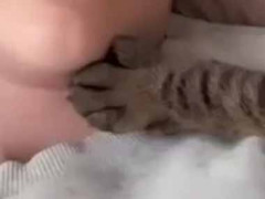 彼が私のアゴを触っていたので、その手をペロっと舐めてみた → こうなった…