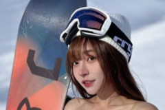 【悲報】スノボにうっかり乳が見える服装で参加した美女がこちらwwwww