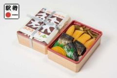 【悲報】日本三大駅弁「峠の釜めし」「崎陽軒のシュウマイ弁当」あと一つは