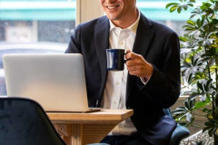 【画像】カフェ、もはや「大人の自習室」になる…