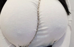 【朗報】Nカップお乳、マジで存在感がエグすぎるwwwwww