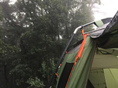 キャンプする日が雨の場合ってどうすればいいの？