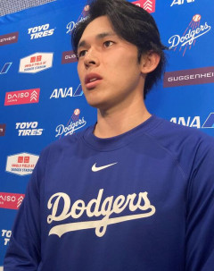【朗報】ロバーツ監督、佐々木朗希を絶賛「ロウキは十分に良い投球をしている。内容は素晴らしい」