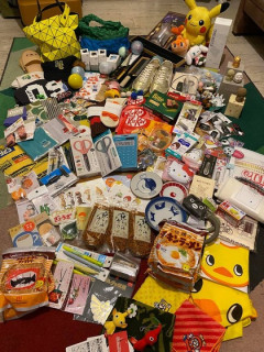 海外「10日間の東京旅行で買ってきたものを紹介する！」訪日旅行者がお土産に買った物に対する海外の反応