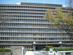 【悲報】女児10人に性加害した男さん、無期懲役になってしまう