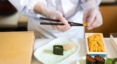 「最後にウニ食べますか？」追加したら一貫7000円…高級寿司店の会計にSNS騒然、弁護士の見解は