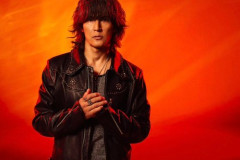 【悲報】B'z稲葉さん、軽井沢にとんでもない豪邸を建ててしまいご近所トラブル勃発ｗｗｗｗｗｗｗｗｗｗ