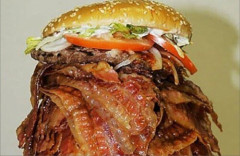 【画像】X民さん『バーガーキングのトッピングでお肉10枚増量してみたｗ』→猛者『ベーコン1000枚トッピングしてみた』